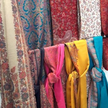 Châles, étoles, écharpes, foulards…