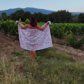 Paréo voile de coton, motif lotus sur fond blanc